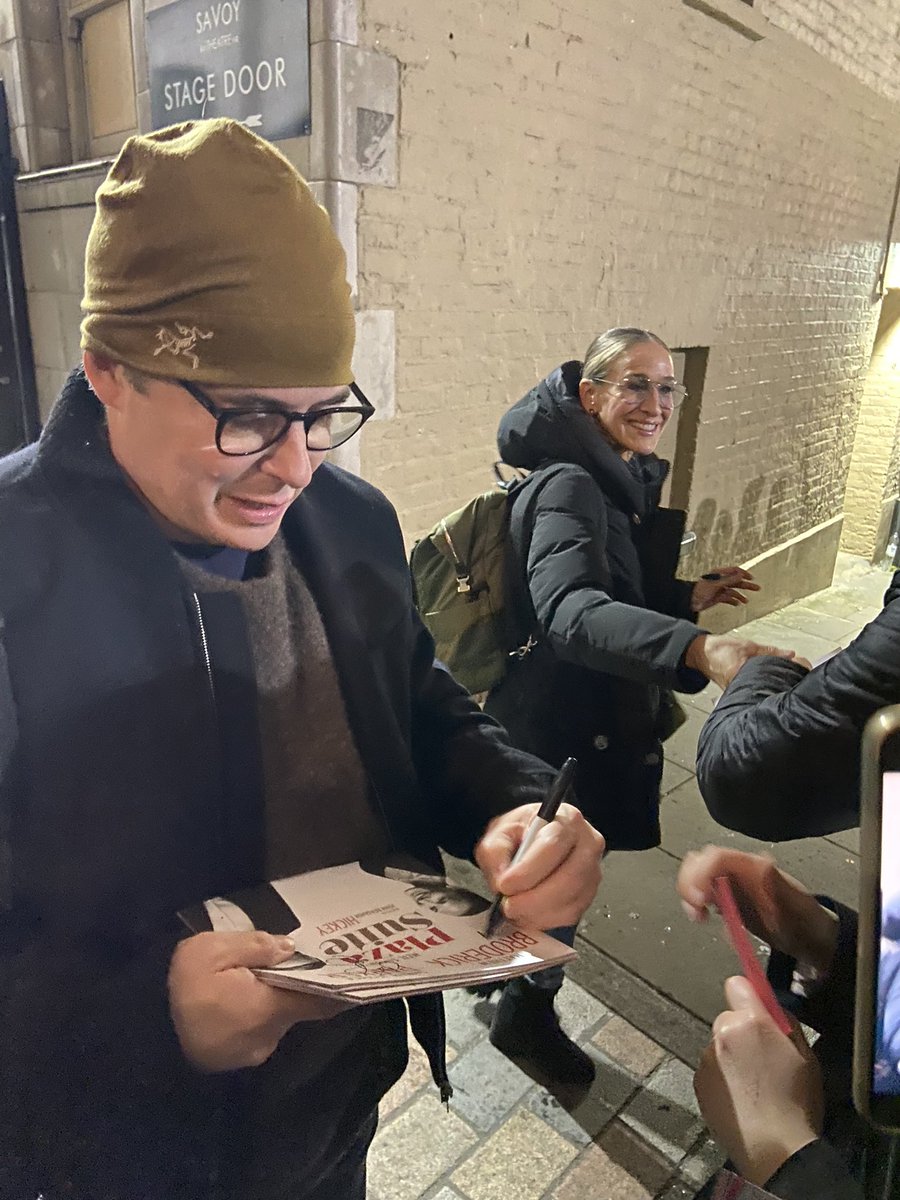 nickh1000's tweet photo. What a great night at @SavoyTheatreLdn for @plazasuiteuk - Act III in particular is laugh out loud funny, I loved the Hubleys. Fantastic to see Matthew Broderick back in the West End and @SJP making her debut! #PlazaSuiteTheShow https://t.co/JqXovCXdHV