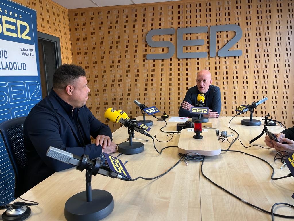 <a href="/Ronaldo/">Ronaldo Nazário</a> 🟡 #RonaldoEnLaSER | <a href="/Ronaldo/">Ronaldo Nazário</a> "Le pido a la afición que no lleve rencor al estadio, que se olvide de todos los temas y que durante esas horas juegue con nosotros. Si subimos, subiremos todos juntos"
📻 Más info en radiovalladolid.es