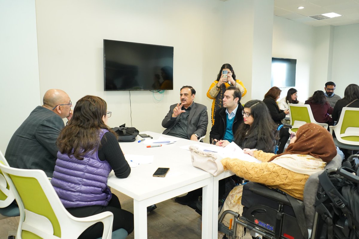 social_punjab's tweet photo. #GroupWork #Presentations https://t.co/gZ0v0l4O5L