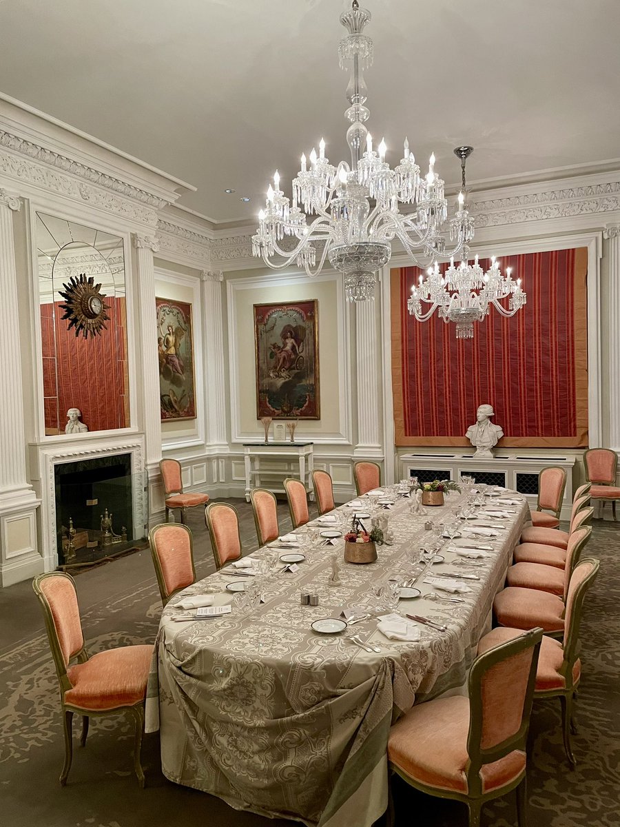 Thank you to His Excellency @FrenchAmbUS for hosting an insightful “Art of Diplomacy” class dinner for my @Georgetown grad students at the French Ambassador’s Residence - with added thanks to an amazing chef and the Ambassador’s great team: Merci! @McCourtSchool