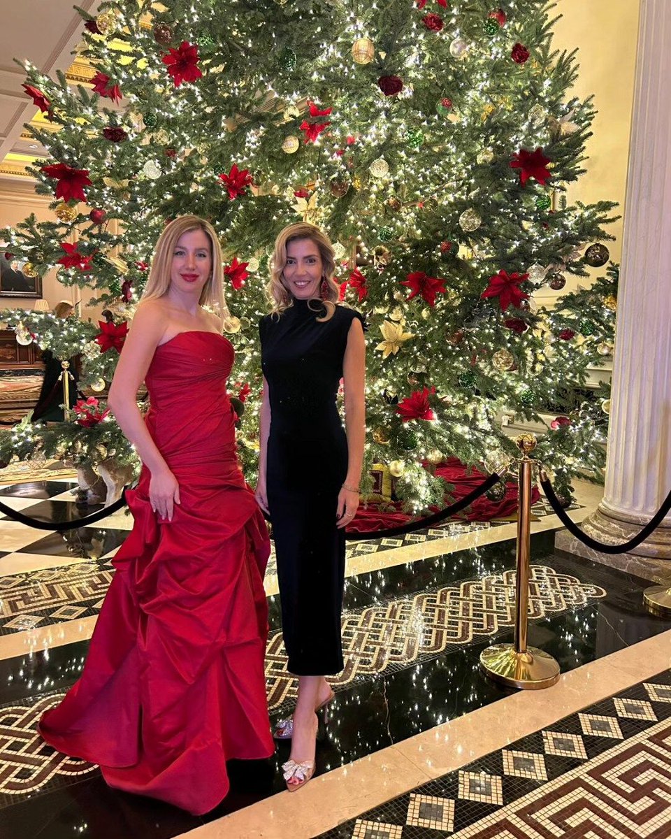 K_Bethani's tweet image. #CharityGala with some of my distinguished friends at @grandebretagne  for the support of the neonatology department of Attikon Hospital with Lifeline Hellas Humanitarian Organization &amp;amp; patron HRH Crown Princess Katherine.

#charity #lifelinehellas #Christmas #christmasgala