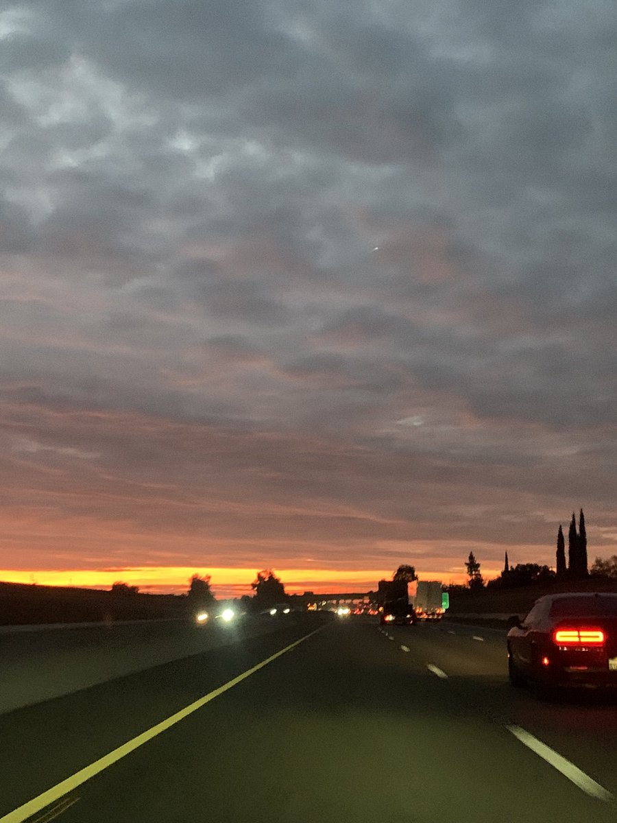 wintvrrx's tweet photo. The sky is a reminder that my brother is here with me everyday. 🤍 https://t.co/4vt0qva5JF