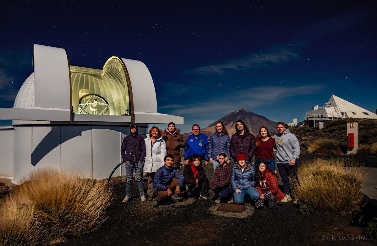 IAC_Astrofisica's tweet photo. 🔭🏔️ El #TeideObservatory ha acogido por segundo año el "MIT Astronomy Field Camp", un campamento que el @MIT ofrece a sus estudiantes de astronomía @eapsMIT. Tras 3 semanas de estancia, hoy han presentado sus proyectos en la sede del #IACastrofísica.
➡️ https://t.co/QsWfF7wTfQ https://t.co/koDwuBSRw6