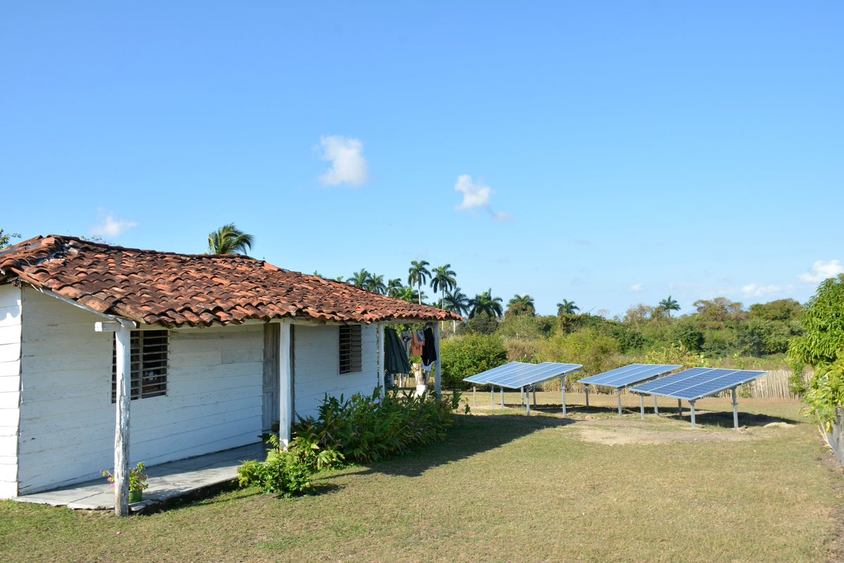 ☀️El 26 de enero es el día internacional de la #energíalimpia.

✏️ Conoce cómo 3 mil familias cubanas de comunidades rurales aisladas han podido tener acceso a una fuente segura y limpia de energía.

👉🏼  Más en este artículo: bit.ly/42bW8Ay