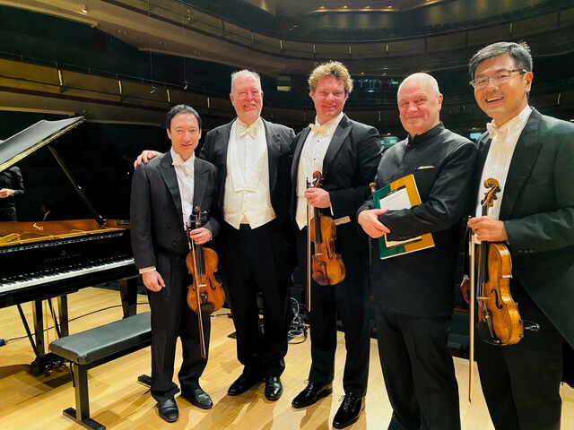 Wonderful memory of my time in Singapore earlier this month with Maestro Hans Graf, Guest Concertmaster David Coucheron and @SingaporeSymph Orchestra members Michael Loh and Yoong-Han Chen. Very grateful to collaborate with such extraordinary musicians.
