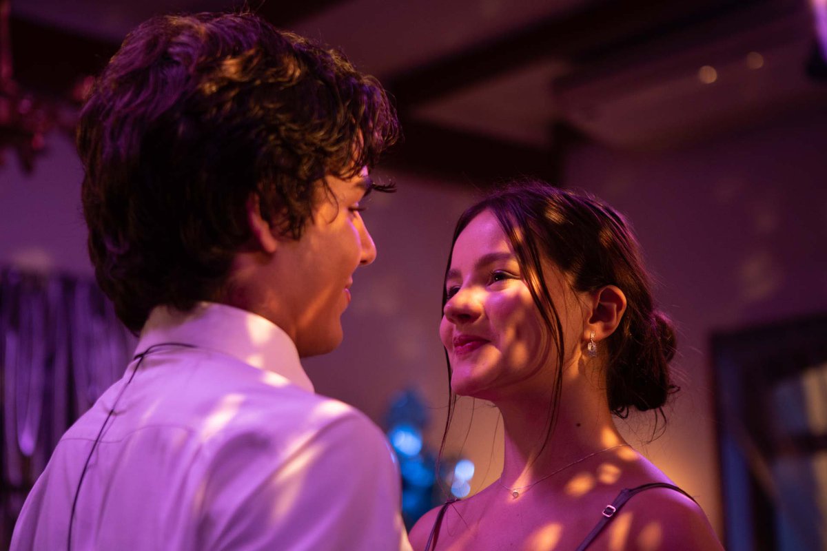 trechosfmf's tweet photo. O Leo é só o Leo. O Leo que gosta quase tanto de cinema quanto eu. O Leo que tem a mãe mais gente boa do mundo. O Leo que faz palhaçada para eu rir. O Leo que me protege sem eu nem estar correndo perigo. O Leo com quem eu gosto de estar junto em qualquer momento. https://t.co/9mfPTREk8a