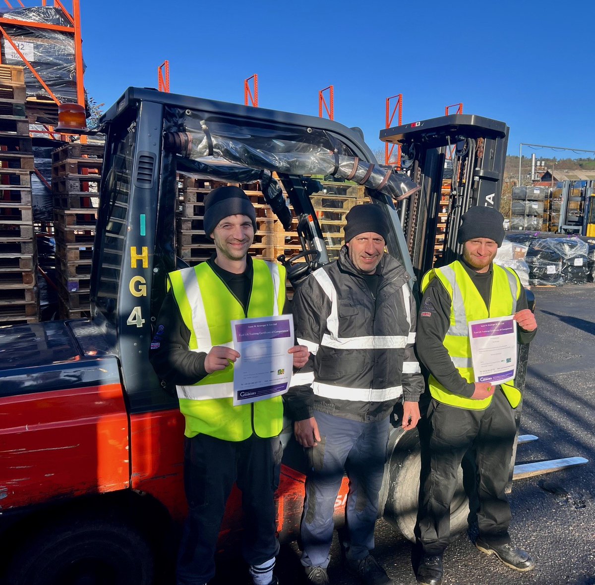IsaacHGrainger's tweet photo. Well done to Dan and Steve for passing thier forklift truck course this week.
Of course, all in the teaching Swampy!
Congratulations.
https://t.co/docJreFJHx
#Graingers #Dudley #WestMids #RaisedAccessFlooring #ForkilftTruck #Factory #MoreThanJustPedestals https://t.co/TsqBChClJ4