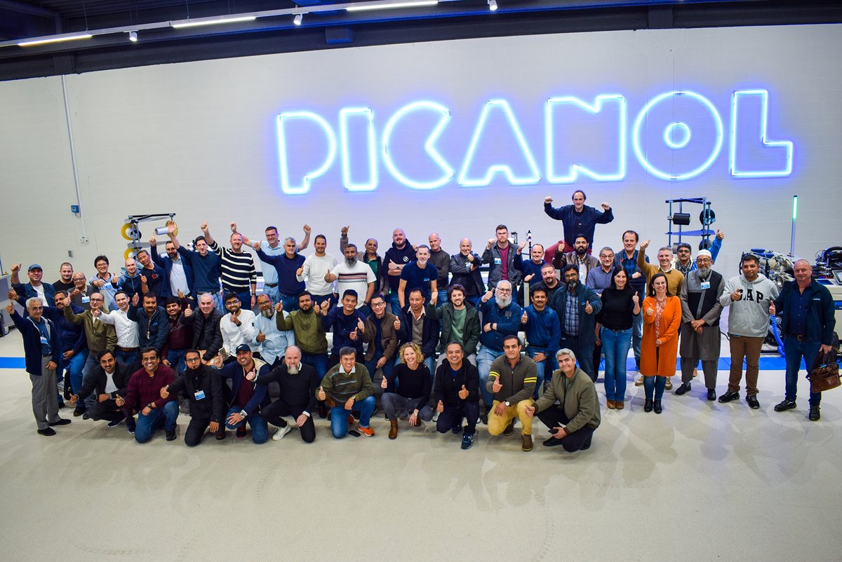 picanolnv's tweet photo. Each year, we offer our service team the opportunity to keep growing together via several technical seminars. More than 150 of our motivated and experienced team of technicians recently followed a practical and theoretical training program. #picanol #letsgrowtogether #beconfident https://t.co/jekCjMxODW