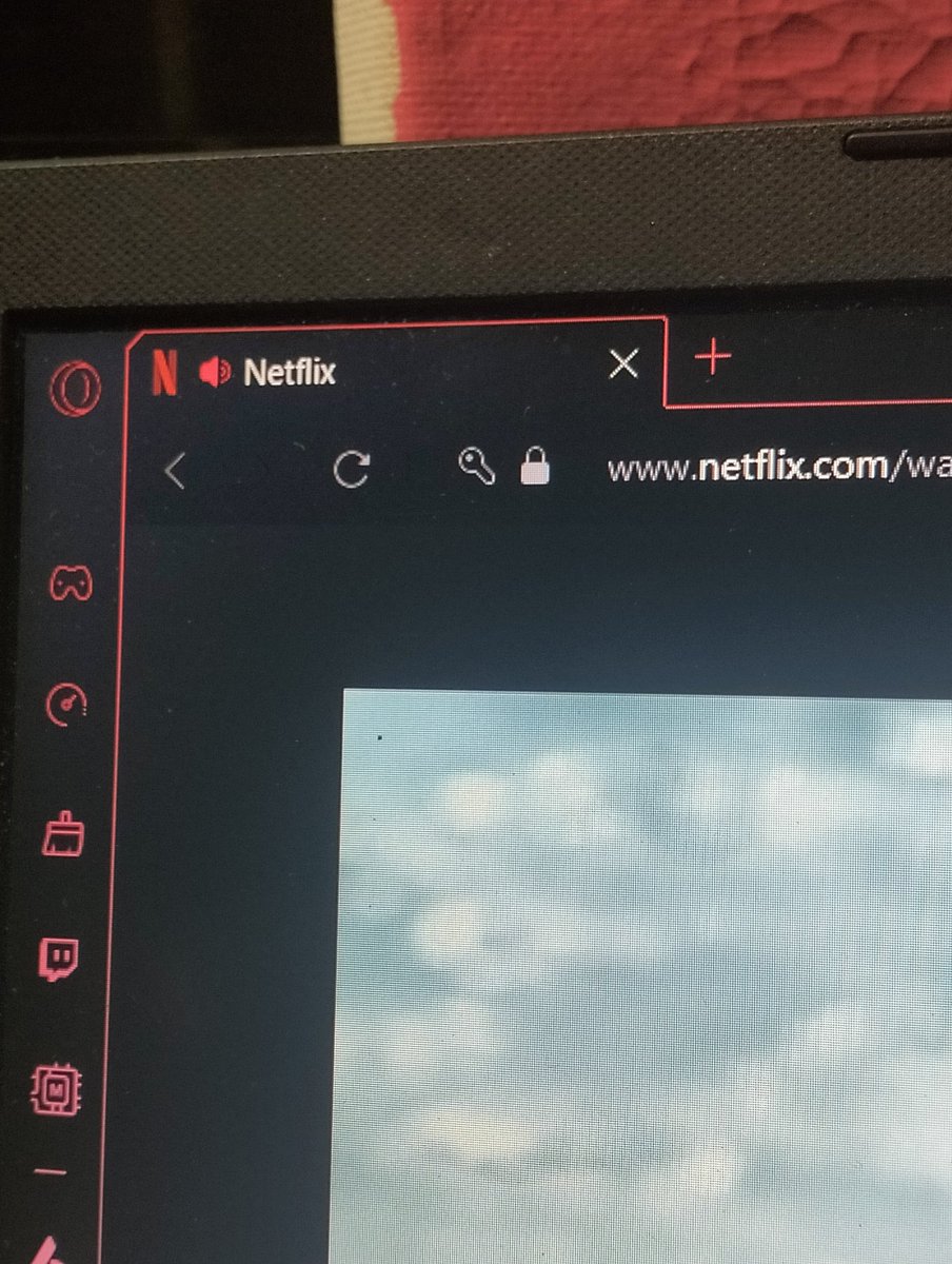 jellyjelbeans's tweet photo. @penhiewizee netfliix renewal #mmlegit https://t.co/p6G6gda9jF