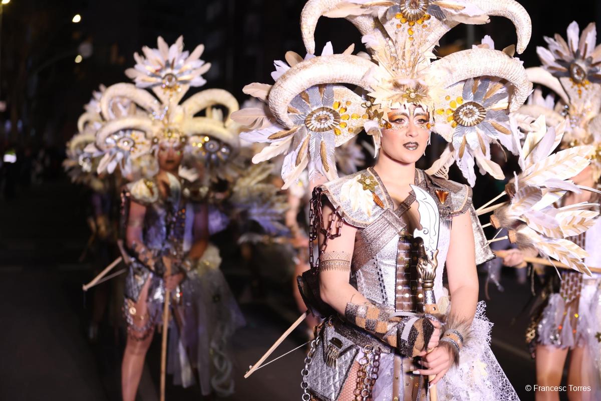 costadauradatur's tweet photo. 🎊 🎉 😍 #Tarragona és una descoberta rere l’altra: cultural, gastronòmica, natural... I si la visiteu del 2 al 13 de febrer podreu viure en primera persona la seva passió carnavalesca.

ℹ️ Més informació 👉🏼 https://t.co/6SJXzO1921

📸 Francesc Torres

#CostaDaurada @TGNturisme https://t.co/6bvVu851ms