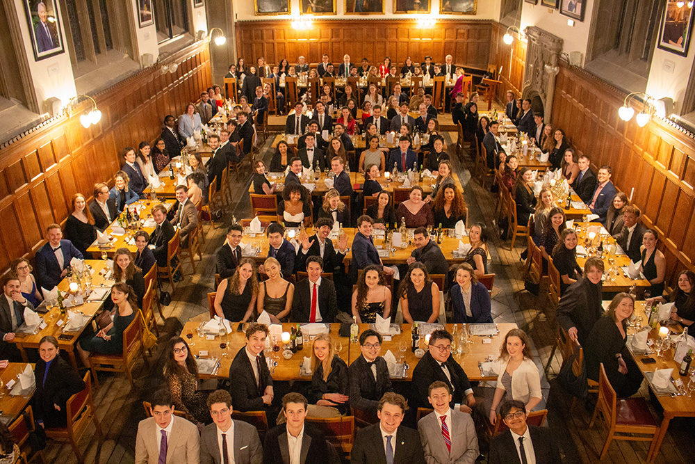 What better way to start a new term than a formal in the beautiful surroundings of @PembrokeOxford? Over 100 @politics_oxford students, staff, postdocs and faculty members came together last week - don't they look fabulous!