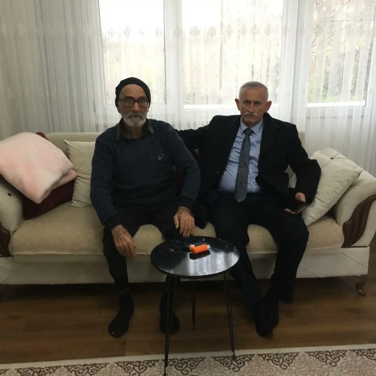 MedetSipahi's tweet photo. 📍Gülistan Mahallesi

Gülistan Mahallesi vatandaşlarımızı ziyarette bulundum. Kendilerine ilgi ve alaklarından dolayı teşekkürlerimi sunuyorum.

#hepbirliktebaşaracağız

#mhp 
#akparti 
#cumhurittifakı 
#gülyalı 
#ordu https://t.co/an2VnaPdd8