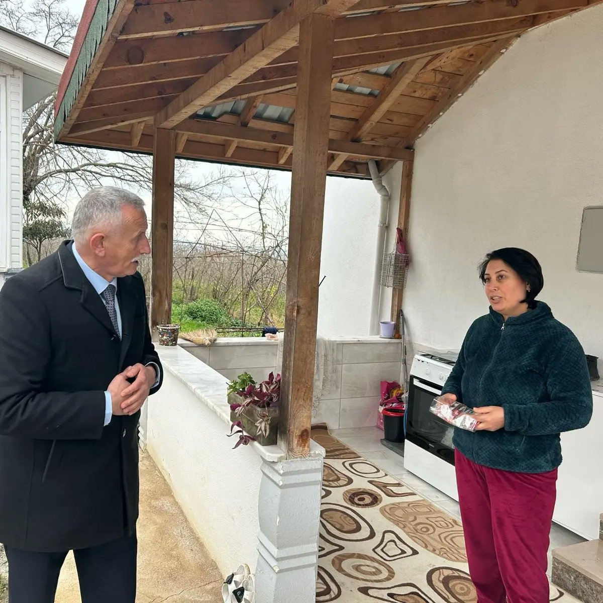 MedetSipahi's tweet photo. 📍Gülistan Mahallesi

Gülistan Mahallesi vatandaşlarımızı ziyarette bulundum. Kendilerine ilgi ve alaklarından dolayı teşekkürlerimi sunuyorum.

#hepbirliktebaşaracağız

#mhp 
#akparti 
#cumhurittifakı 
#gülyalı 
#ordu https://t.co/an2VnaPdd8