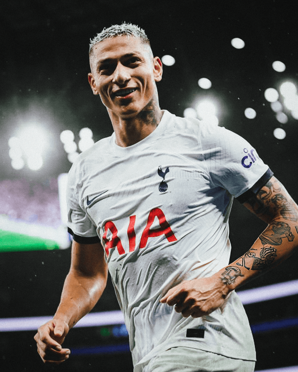 mysteryfootball's tweet photo. If Richarlison or Julián Álvarez score tonight, we will give away a Mystery Football shirt to one lucky follower! ⚪🔵

To enter:
1️⃣ Repost this post
2️⃣ Follow Us 🤝

Good Luck! 🤞 https://t.co/G3fFU0sYOs