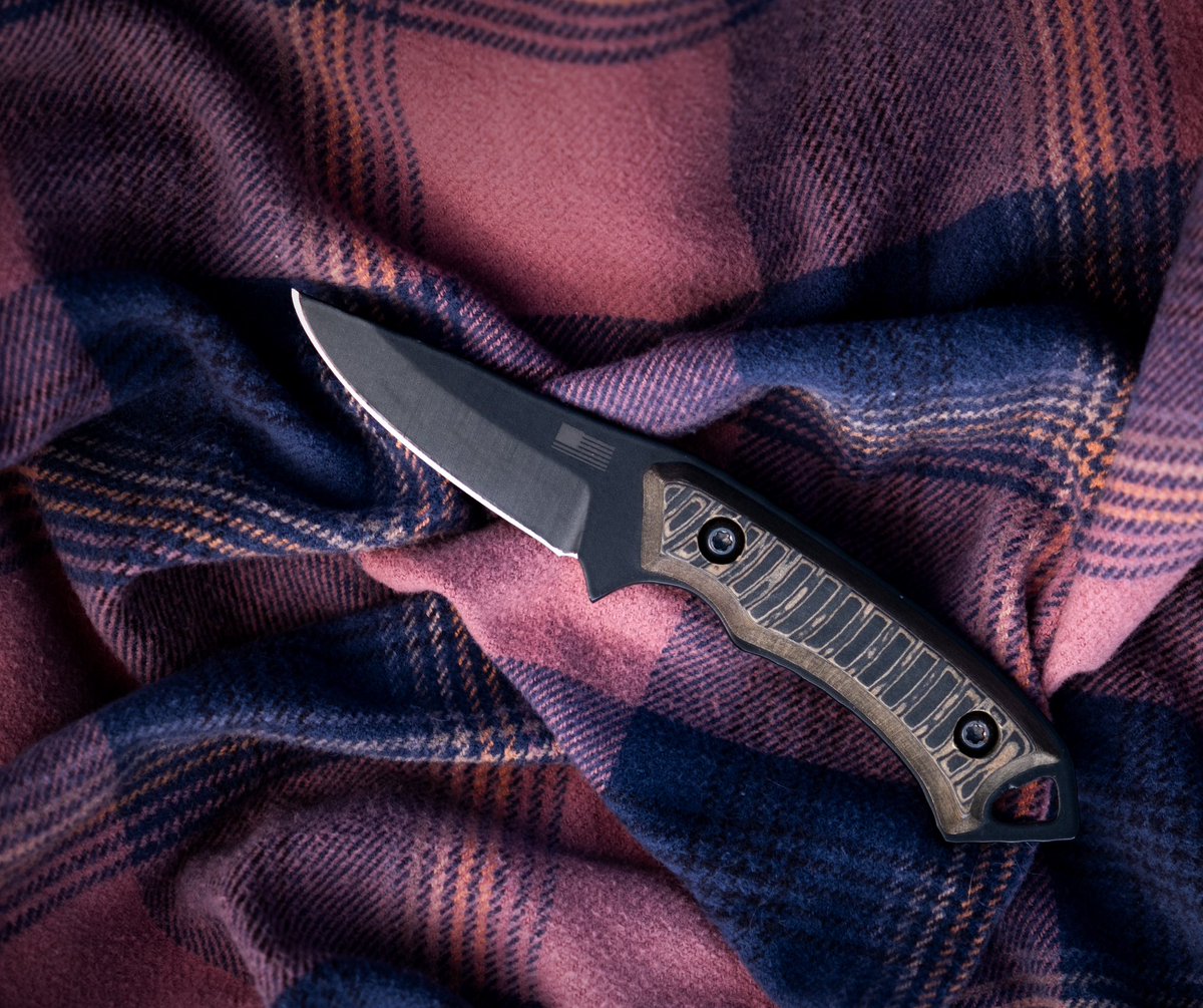 nothingbknives's tweet photo. It’s gonna be a Bonds Creek Badger and flannel kinda day. #knives #edc #knifelife #edcfixedblade #knife https://t.co/S9AVwJLLcr