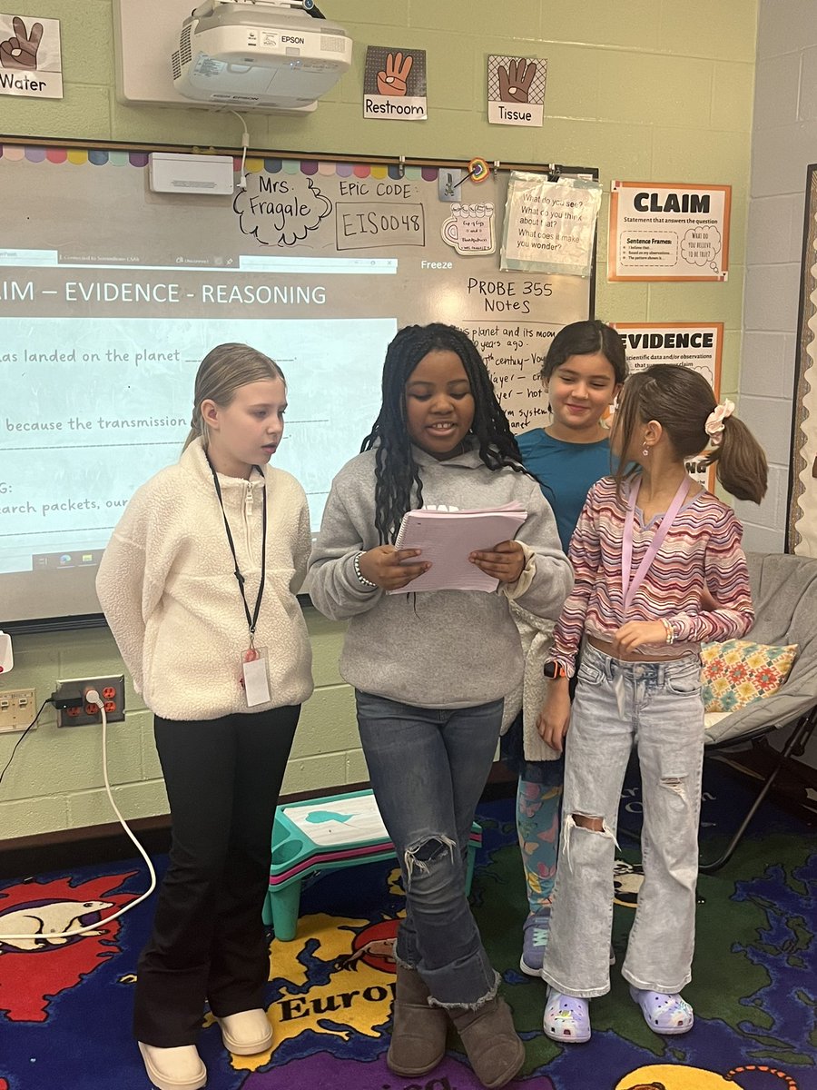 Lizzie Fragale tweet media