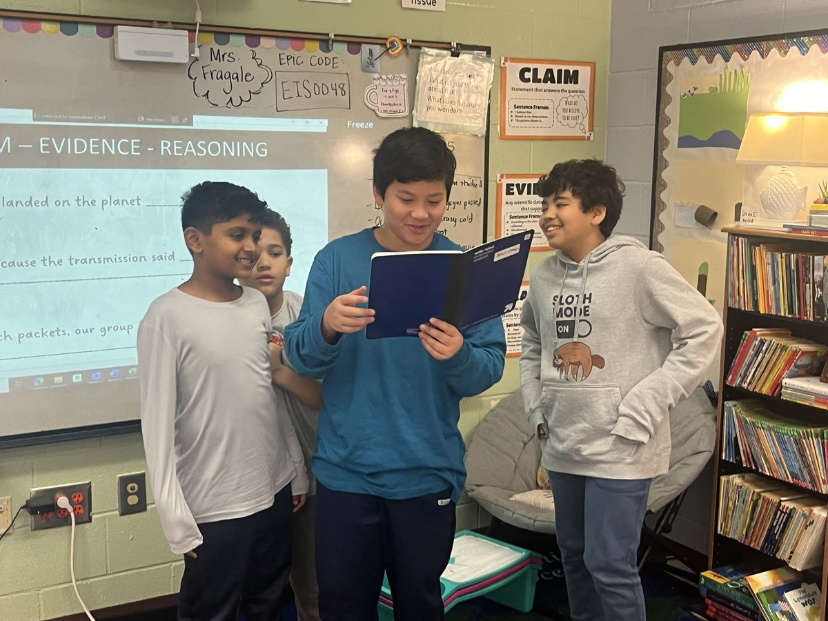 Lizzie Fragale tweet media