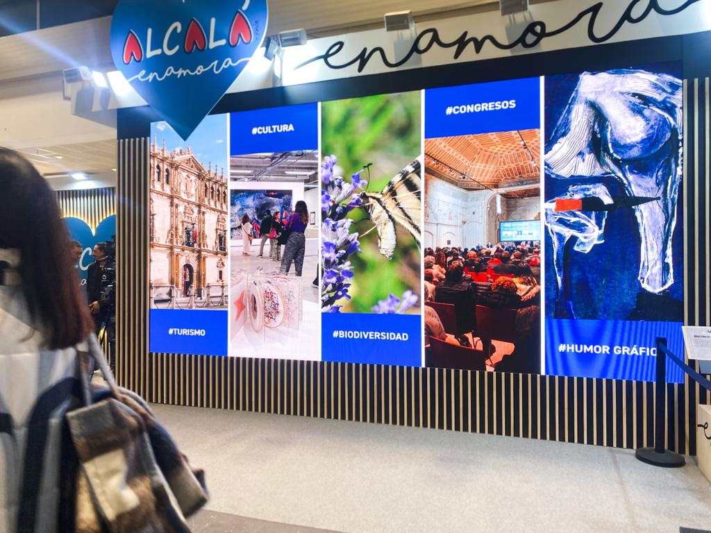 iq_humor's tweet image. ¡Estamos en #FITUR2024 ! 
Descubre el Instituto Quevedo de las Artes del Humor de la @FGUAes en el Stand del Ayuntamiento de Alcalá de Henares @AytoAlcalaH   #IQH #FITUR2024 #AlcaláDeHenares