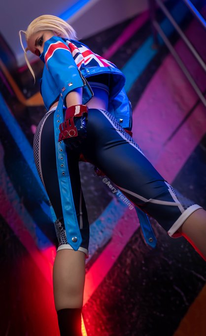 1 pic. Shadaloo took my pants! ?

Who do I gotta Spiral Arrow into oblivion for this?

Cammy White set