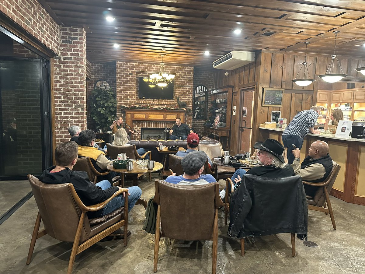 Had a blast last night at Ellijay Cigar Lounge for the second annual “Burn One With Ben” featuring everyone’s favorite @IngramRadio. Big thanks to Davis for the hospitality & all our awesome listeners who came to hang out & talk ball. Will definitely be back!