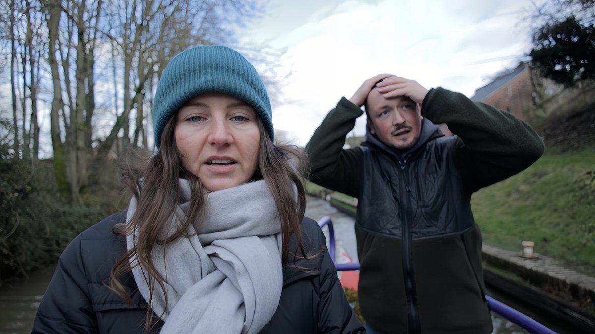 cruisingalba's tweet photo. I left Alba for two hours to get Myles as all the trains were cancelled because of the flooding on the tracks and came back to a flood and ALba being moored on a waterfall. We were not prepared at all! 

🎬: https://t.co/riVTtYWzsm

#narrowboat #boating #lifeonaboat https://t.co/Mc0UOQ9AQo