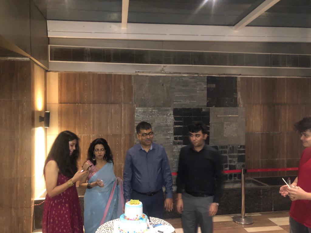 SethSpn's tweet photo. ऐ जज़्बा ए ख़ुद्दारी .. झूकने ने ना दिया तूने ,
लिखने के लिए वरना सोने के कलम आते ll
यह शेर जिनके ऊपर बिल्कुल मुफीद है #पत्रकारिता जगत में विलुप्त होती प्रजाति के जीव आदरणीय @SudhirMisraNBT जी को #वैवाहिक_वर्षगांठ की #मंगलकामनाएं
@mmanishmishra @nadeemNBT @NBTDilli @NBTLucknow https://t.co/WJpy3s7kmr