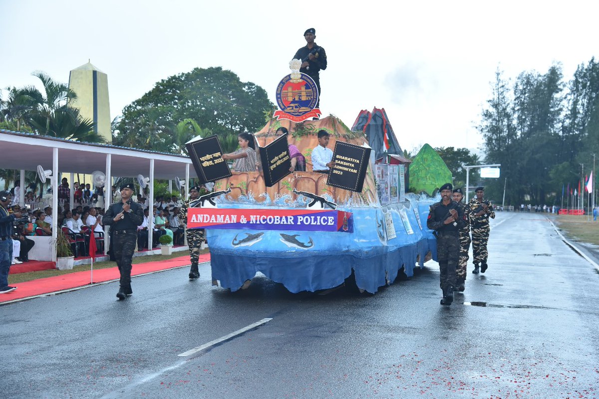 AndamanPolice's tweet photo. On the #75thRepublicDay, #AndamanAndNicobarPolice made history with their first-ever tableau, stealing the spotlight and securing the #TopPosition. The captivating masterpiece featured a detailed model of LOP and Antipoaching operations at tough terrain like Barren island, https://t.co/6o2eggFM1r
