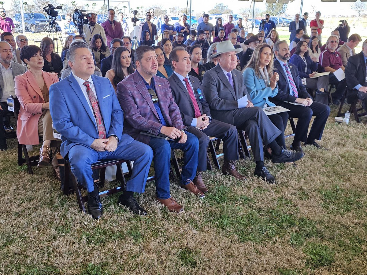 CityofMcAllen's tweet photo. Whoop! @TAMU broke ground on the Health Nursing Education and Research Building at Tres Lagos yesterday.

The building will be home to Texas A&amp;M School of Nursing Programs and Texas A&amp;M School of Veterinary Medicine &amp; Biomedical Sciences research &amp; outreach in South Texas. https://t.co/SUM3Rx0E8P