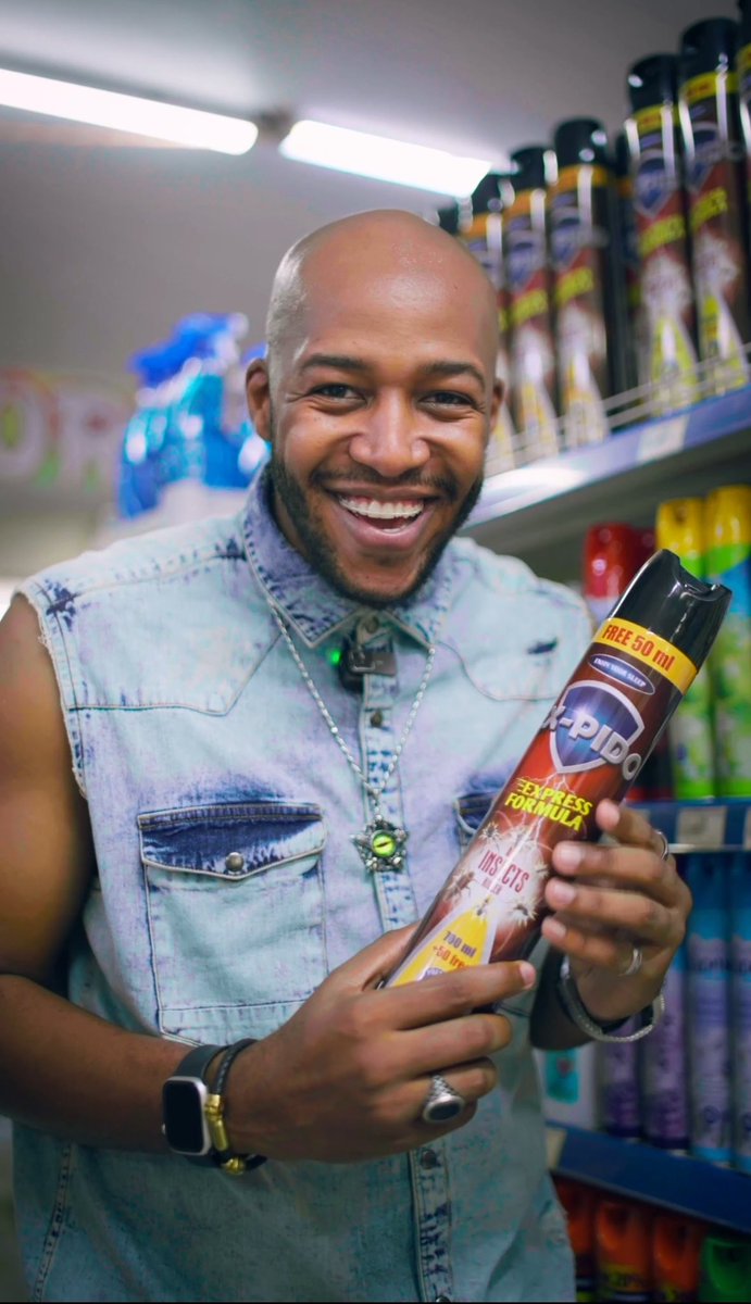 IdrisSultan's tweet photo. Nimeingia supermarket ya Viva tangi bovu (ndo panavyoitwa, wewe ulidhani ni tanki bovu) nimezikuta Expido dawa za kuua wadudu. Balozi wa Expido nikaamua kulipia 20 kwahiyo kama unaona hii post basi pita chukua yako nishalipa. Uwe tu kati ya 20 wa kwanza 😄 https://t.co/Wp0CHX60aa