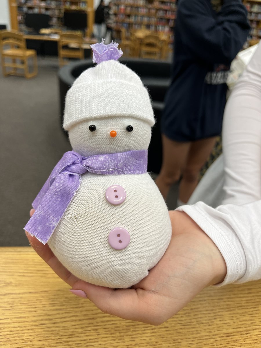 FHS Eagle Library 🦅 tweet media