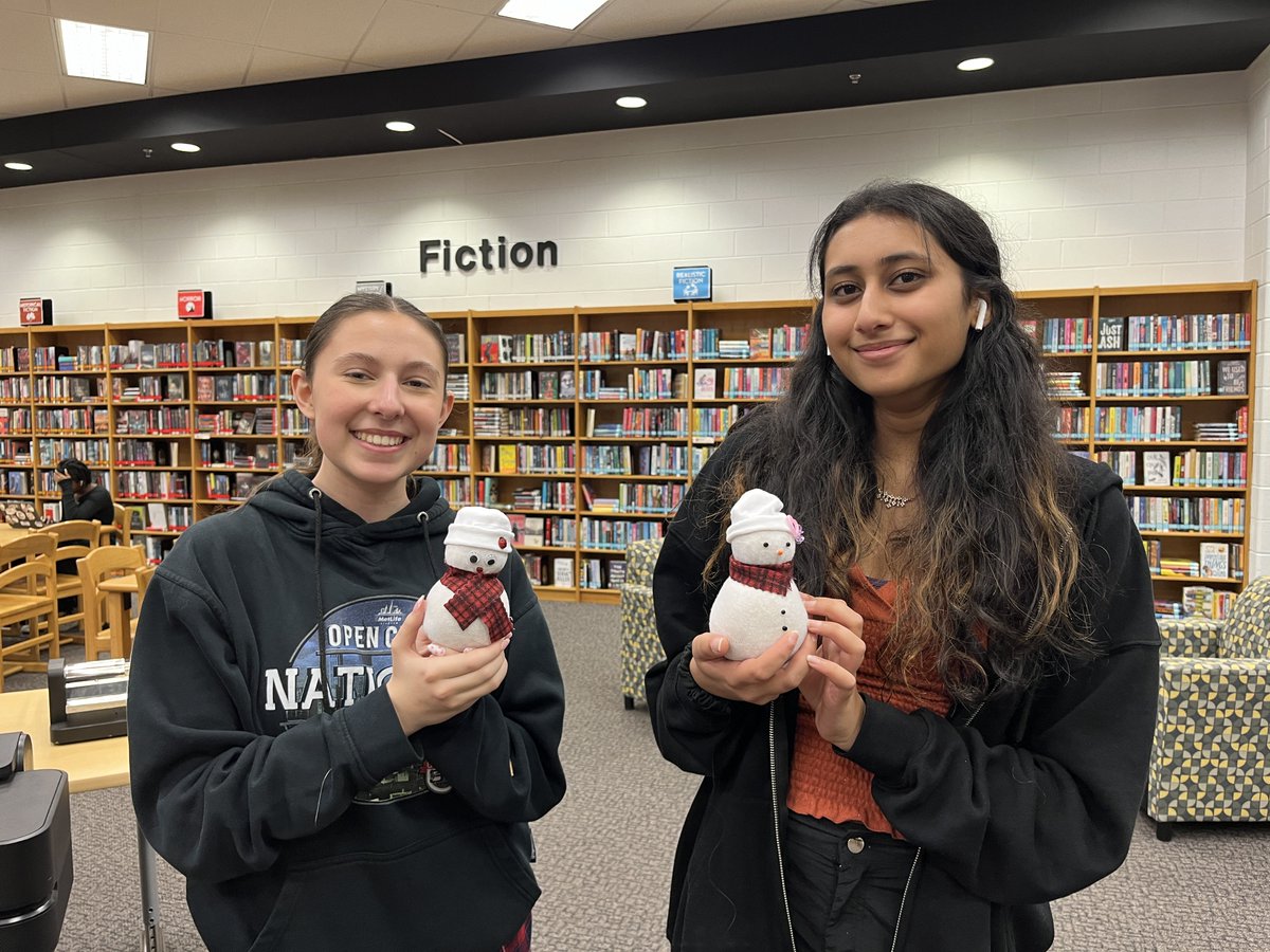 FHS Eagle Library 🦅 tweet media