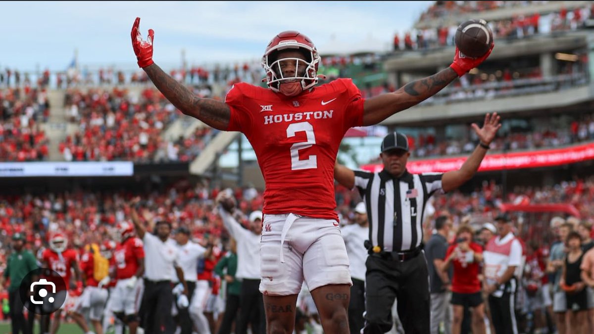 KidNextDooor5's tweet photo. blessed to receive a offer from.. @UHouston❤️🤍@ShielWood @rashaun_woods @CallierPhillip @LionelWrenn https://t.co/YkVPYImCFj