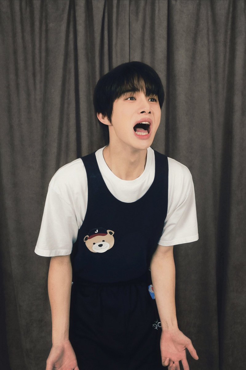 시트콤 포스터 재질