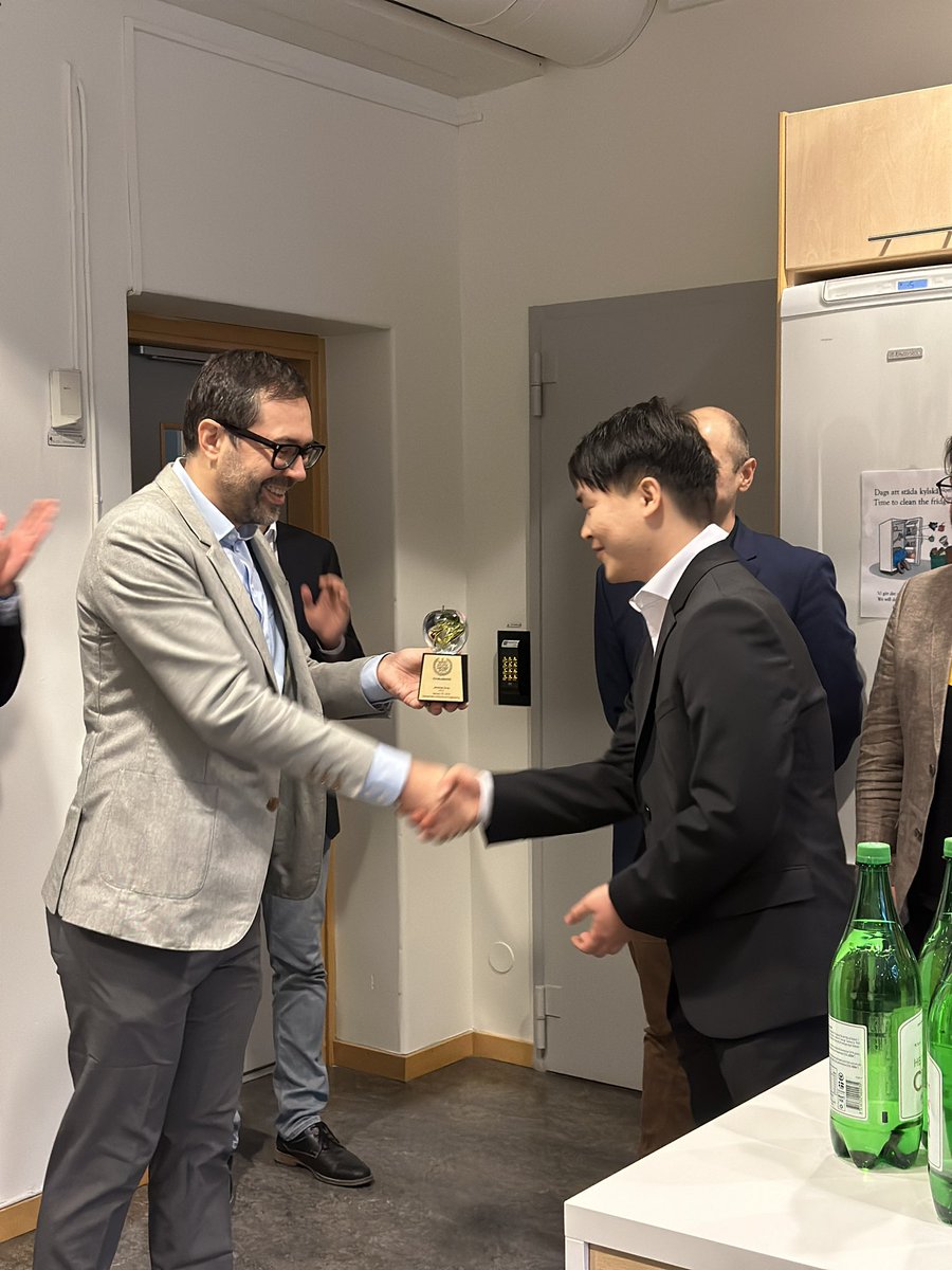 We congratulate Jinxiang Song on a successful Ph.D. defense!
Title:Autoencoders for Physical-Layer Communications:Approaches &amp; Applications. 
Link:research.chalmers.se/publication/53…
Advisor:Prof.<a href="/HenkWymeersch/">Henk Wymeersch</a> 
Cosupervisors:Dr.Jochen Schroeder, Prof.<a href="/C_Haeger/">Christian Häger</a>,Prof.Alexandre Graell i Amat