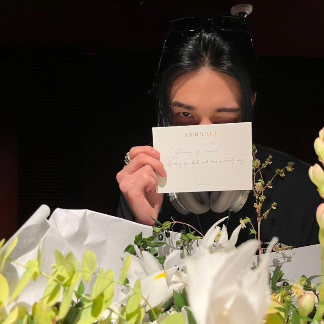 ㅤ
guess who got a gift in the mail !!
ㅤ