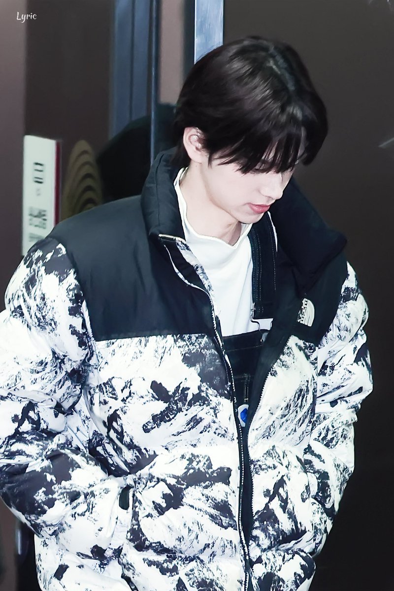 Lyric_tws's tweet photo. 240126 뮤뱅 

#SHINYU #신유
#TWS #투어스 #247WithUs https://t.co/e2PGVMEuuY