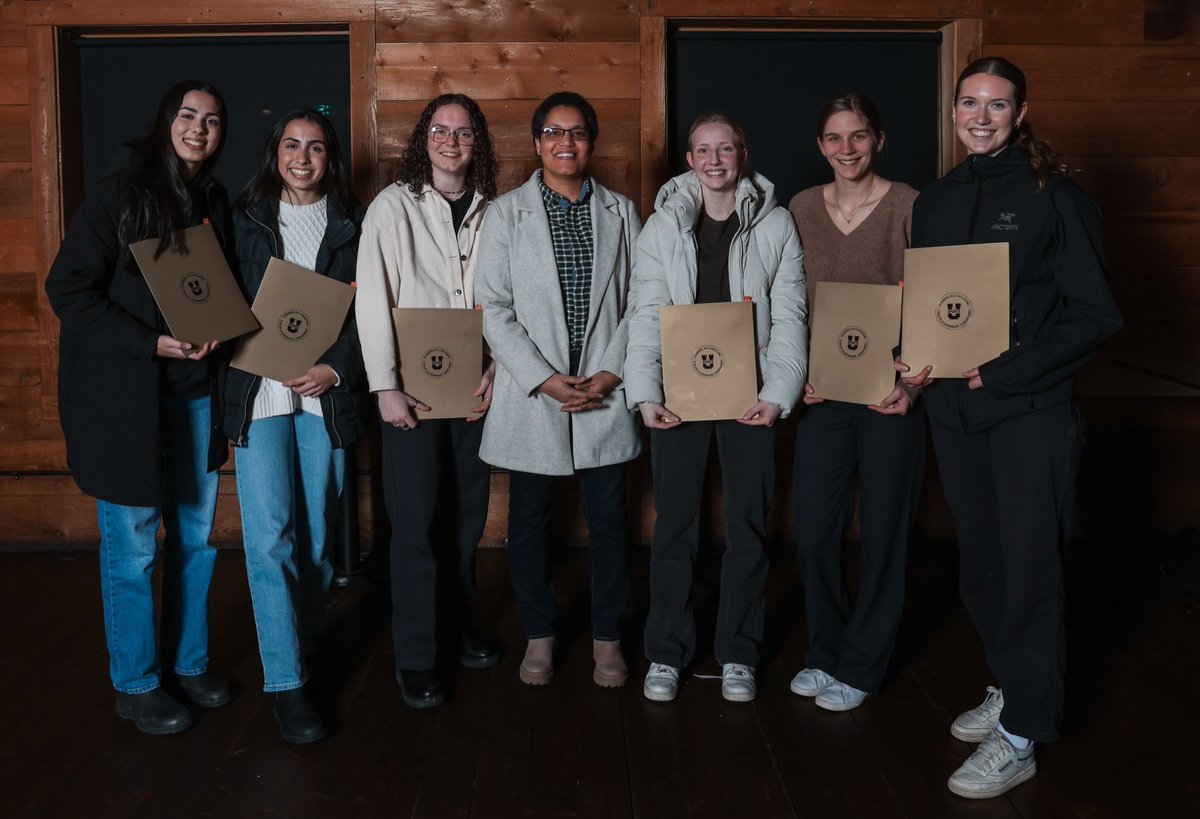 Surrounded by a bunch of <a href="/TWUSpartans/">TWU Spartans</a> women’s basketball smarty-pants! Congrats to our program’s 9 <a href="/USPORTSca/">U SPORTS</a> Academic All-Canadians (6 current and 3 graduates) from the 2022-23 season. Well done! #MoreThanConquerors #DeeperRoots