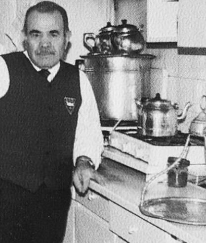 Sevgili Recep Erdoğan’ı, Recep Amcamızı kaybetmenin derin üzüntüsü içindeyiz. 
Kendine has duruşuyla ve mizahıyla onun elinden çayını kahvesini içmiş herkeste derin bir iz bıraktı. Mülkiye’ye anlam katan sembol isimlerden biri oldu.  
Kendisini sevgi ve saygıyla hatırlayacağız.