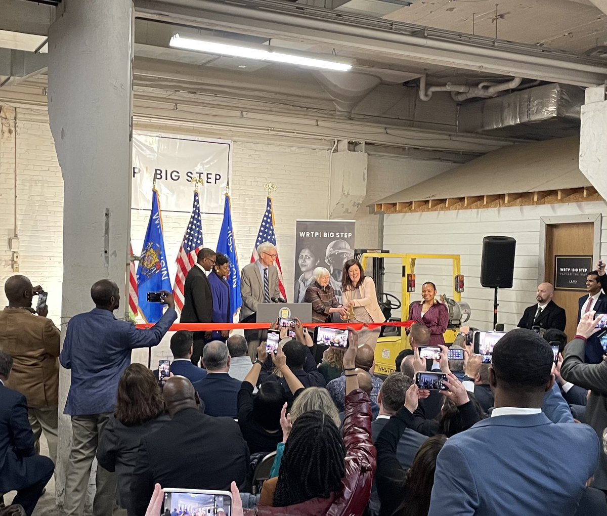 Today we joined @SecYellen and @GovEvers to announce the modernization of @wrtpbigstep’s facility, allowing it to expand its capacity to continue to promote registered apprenticeship programs to underrepresented communities in Milwaukee #uniontrades #tradeapprenticeship