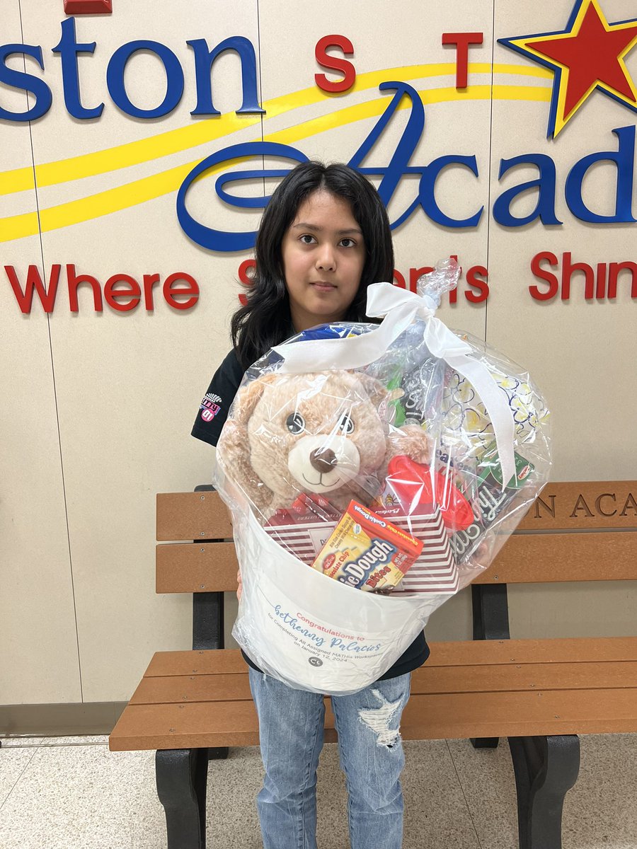 Helen Santiago tweet media