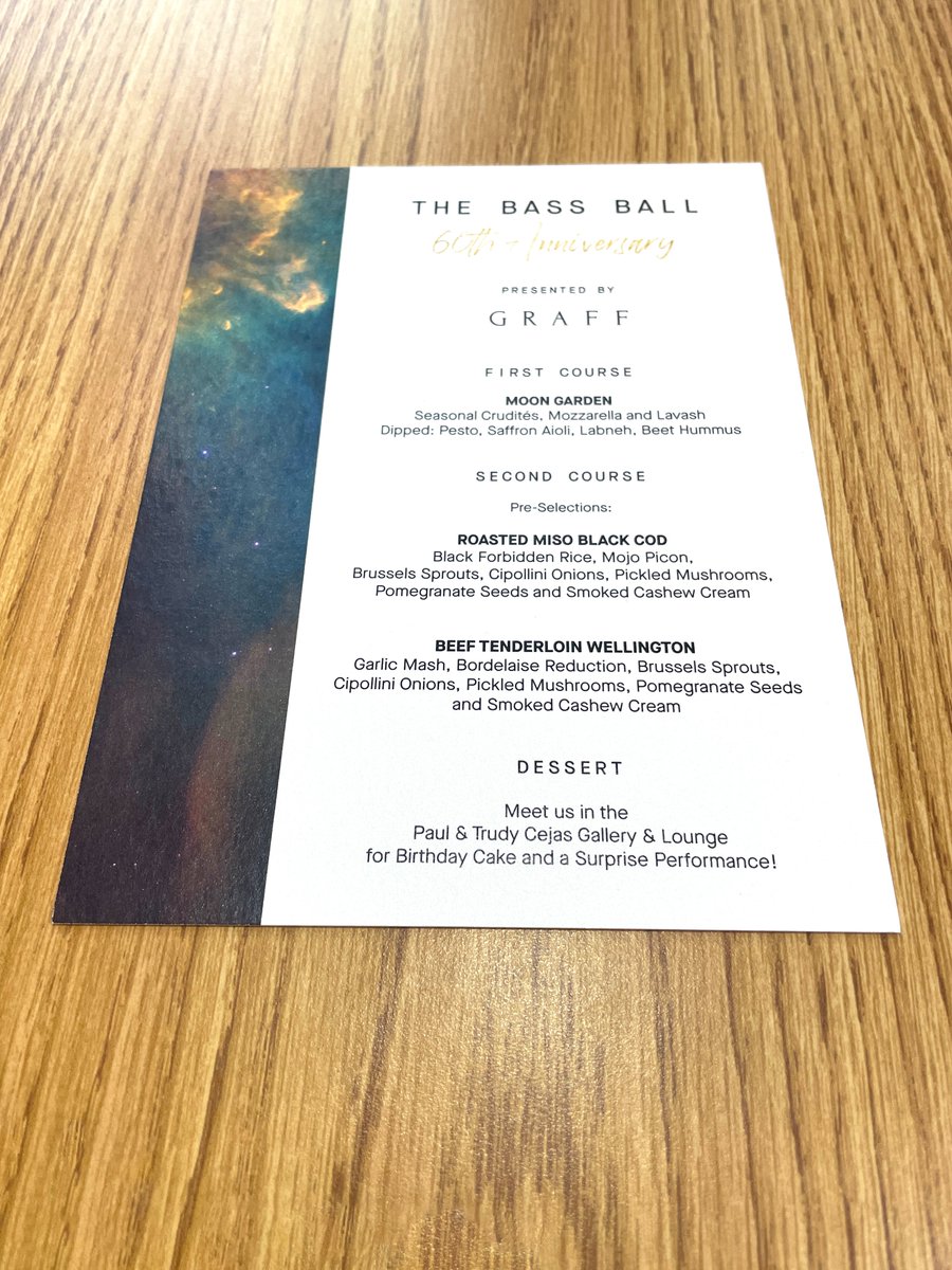 LifeInColors_'s tweet image. 🌟 Unveil a world of sophistication with our 2-ply invitations featuring the exquisite Stardream paper! 😶‍🌫️🌠 Elevate your special moments with the premium touch of Stardream, a paper that adds a shimmering elegance to every invite.