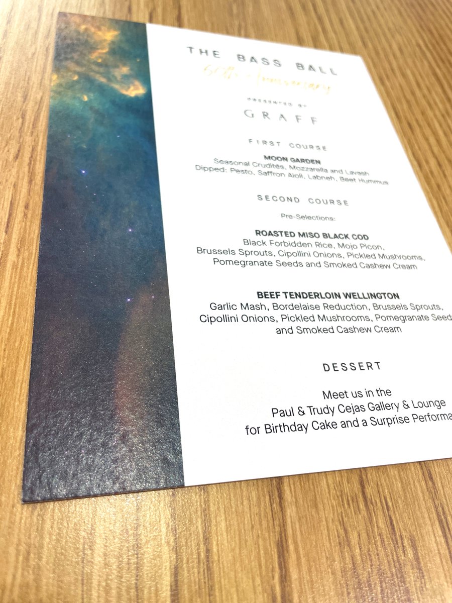 LifeInColors_'s tweet image. 🌟 Unveil a world of sophistication with our 2-ply invitations featuring the exquisite Stardream paper! 😶‍🌫️🌠 Elevate your special moments with the premium touch of Stardream, a paper that adds a shimmering elegance to every invite.