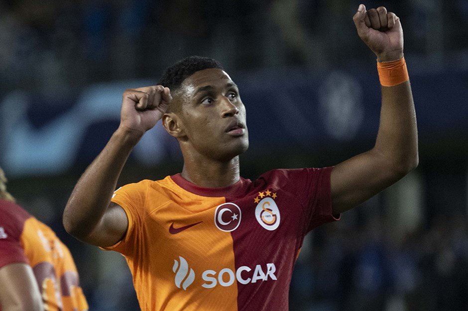 galataedt's tweet photo. 💥💥💥🎙️ Burhan Can Terzi:
"Tete için kulüp en az 10 milyon € talep ediyor."
#Yunus #Blas #Bayern #Sacha #LorenzAssignon #Texas #CNNTürk #SachaBoey #Galatasaray #KurtlarVadisi #Dubois #Biden #Rıdvan #dolar #Teksas #ABDde https://t.co/J7sOT4iouU