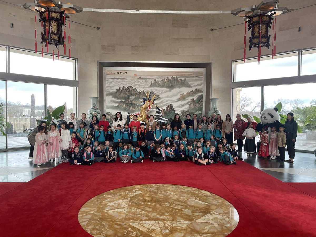 BISWashington's tweet image. Year 1 and Year 2 were invited to the Chinese Embassy to join the Sunshine School in their Lunar New Year celebrations. They learned about Chinese culture, created New Year-themed crafts and ate traditional food! ✨
#BISW #NordAngliaEducation