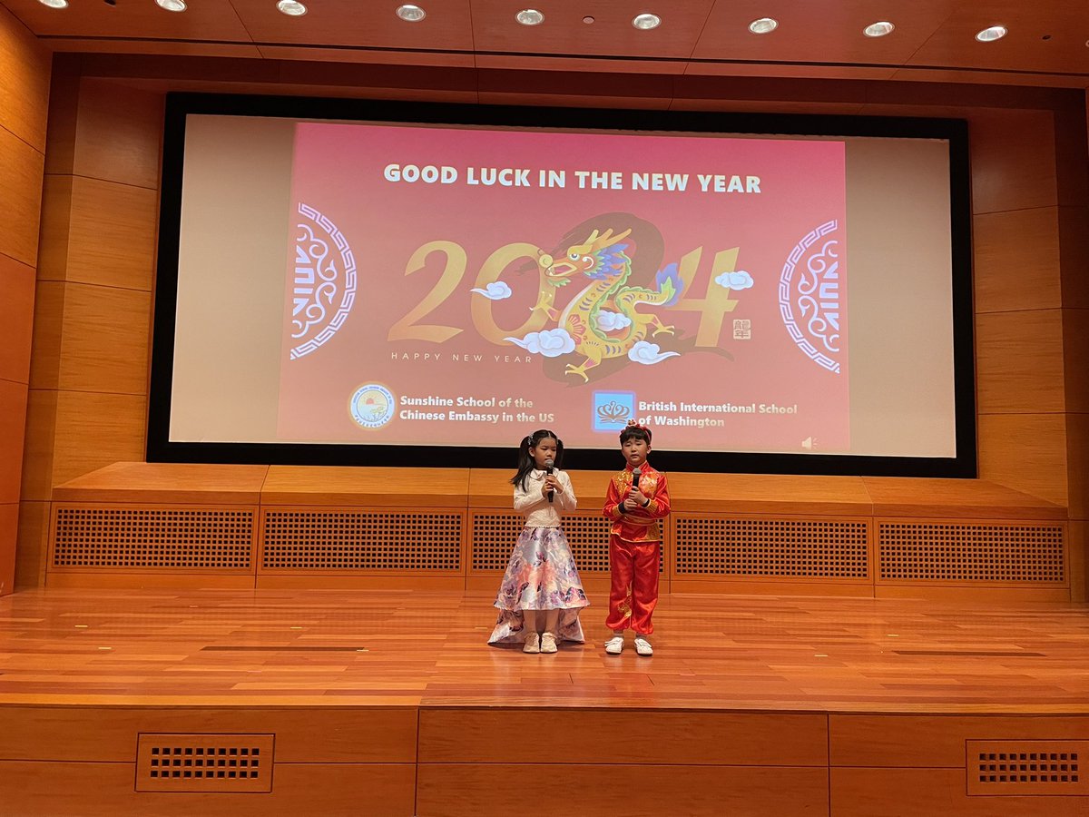 BISWashington's tweet image. Year 1 and Year 2 were invited to the Chinese Embassy to join the Sunshine School in their Lunar New Year celebrations. They learned about Chinese culture, created New Year-themed crafts and ate traditional food! ✨
#BISW #NordAngliaEducation