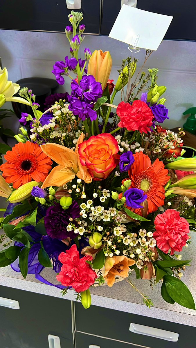 Well, I’m spoiled… 😍🥰 #birthdayflowers #34🤍