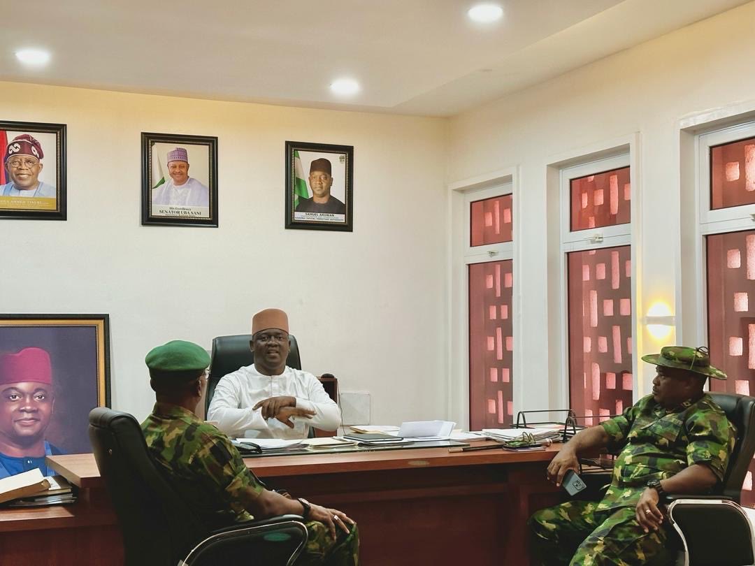 Earlier this afternoon, I received the out-going Garrison Commander, One Division Nigerian Army, Brigadier General Chibueze Ogbuabo, and his incoming successor, Brigadier General MA Kana.  Brigadier General Ogbuabo is an outstanding, battle-tested infantry officer and a