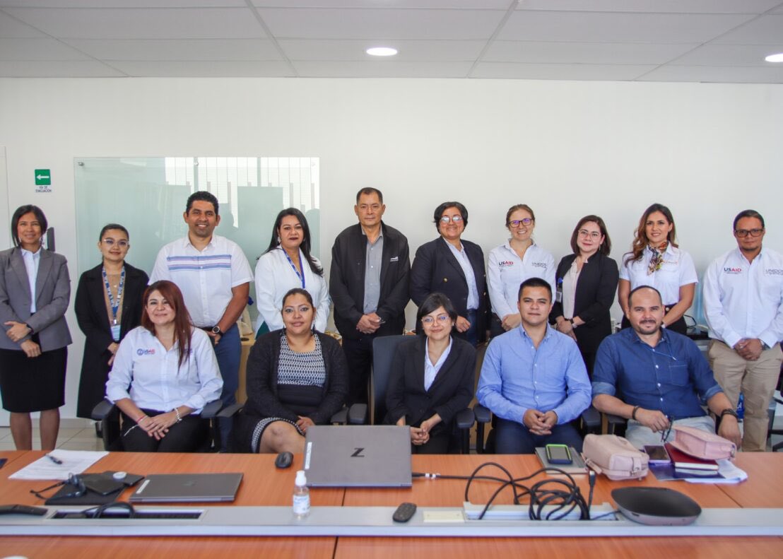 Hemos firmado una Carta de Compromiso con @Uni2justiciaHn para elaborar y ejecutar un plan de incidencia política/social sobre la mejora en la oferta de servicios de justicia juvenil, derechos humanos y oportunidades sociales y económicas.

#LasJuventudLidera 🇭🇳