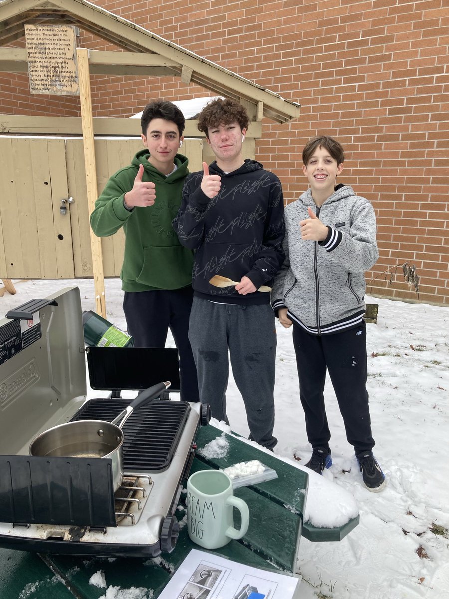 Enjoying outdoor cooking with Innisdale’s Plein Air class. ⁦<a href="/InnisdaleSchool/">Innisdale Secondary School</a>⁩ ⁦<a href="/MsRennison/">Julie Rennison</a>⁩ ⁦<a href="/SCDSB_Schools/">Simcoe County District School Board</a>⁩ ⁦<a href="/opheacanada/">Ophea</a>⁩ ⁦<a href="/LC_Simcoe/">Lisa Coffey</a>⁩