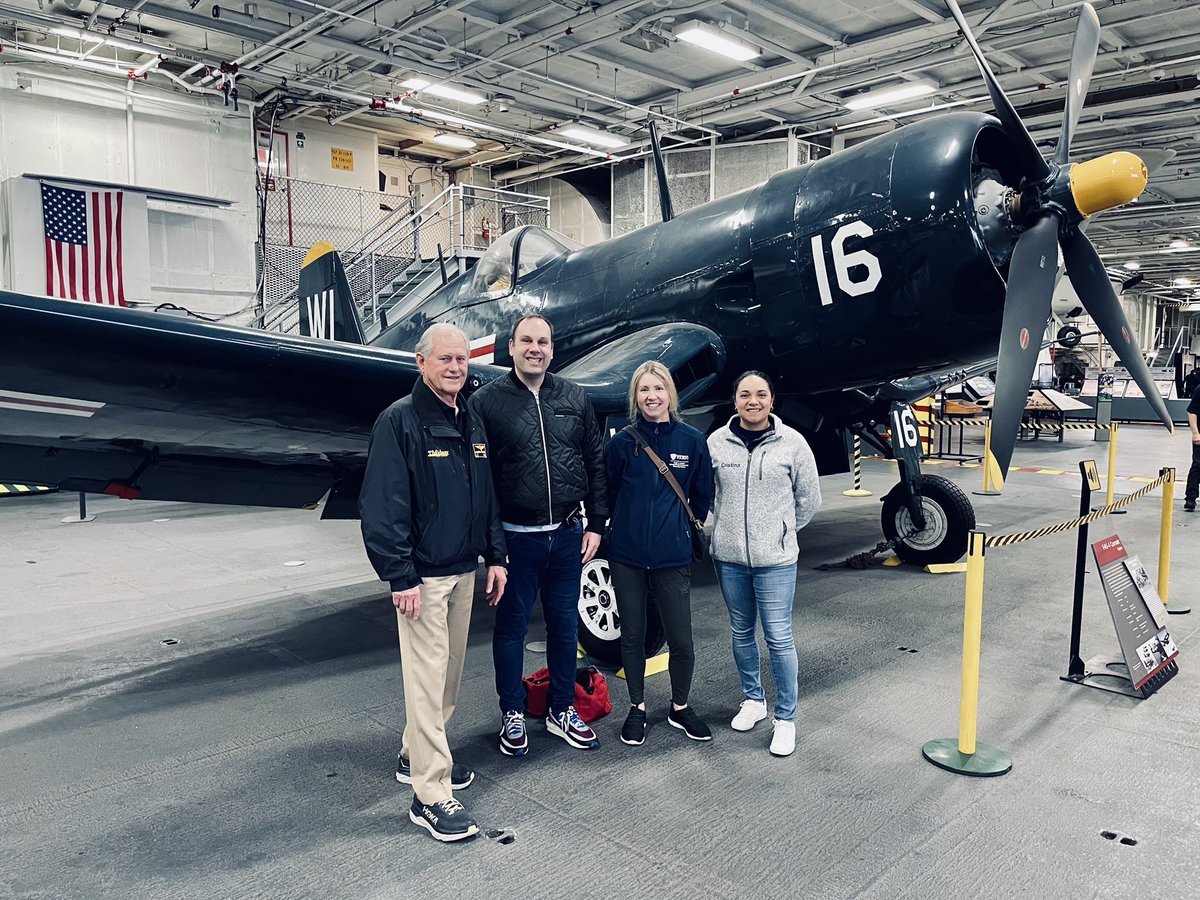 schwabby77's tweet photo. Thank you to Lt. Carter Harrington who upon hearing we arrived too late to get in to see Midway, gave us a brief private tour. He served on Midway during Vietnam. We found silver donated by UT in 1946. Thank you for your service and hospitality. #navy #midway #universityoftoledo https://t.co/JZaOzifLOQ